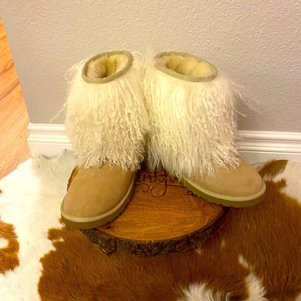 Ugg Australia Sheepskin Mongolian Short Cuff Boots  Sand /Tan